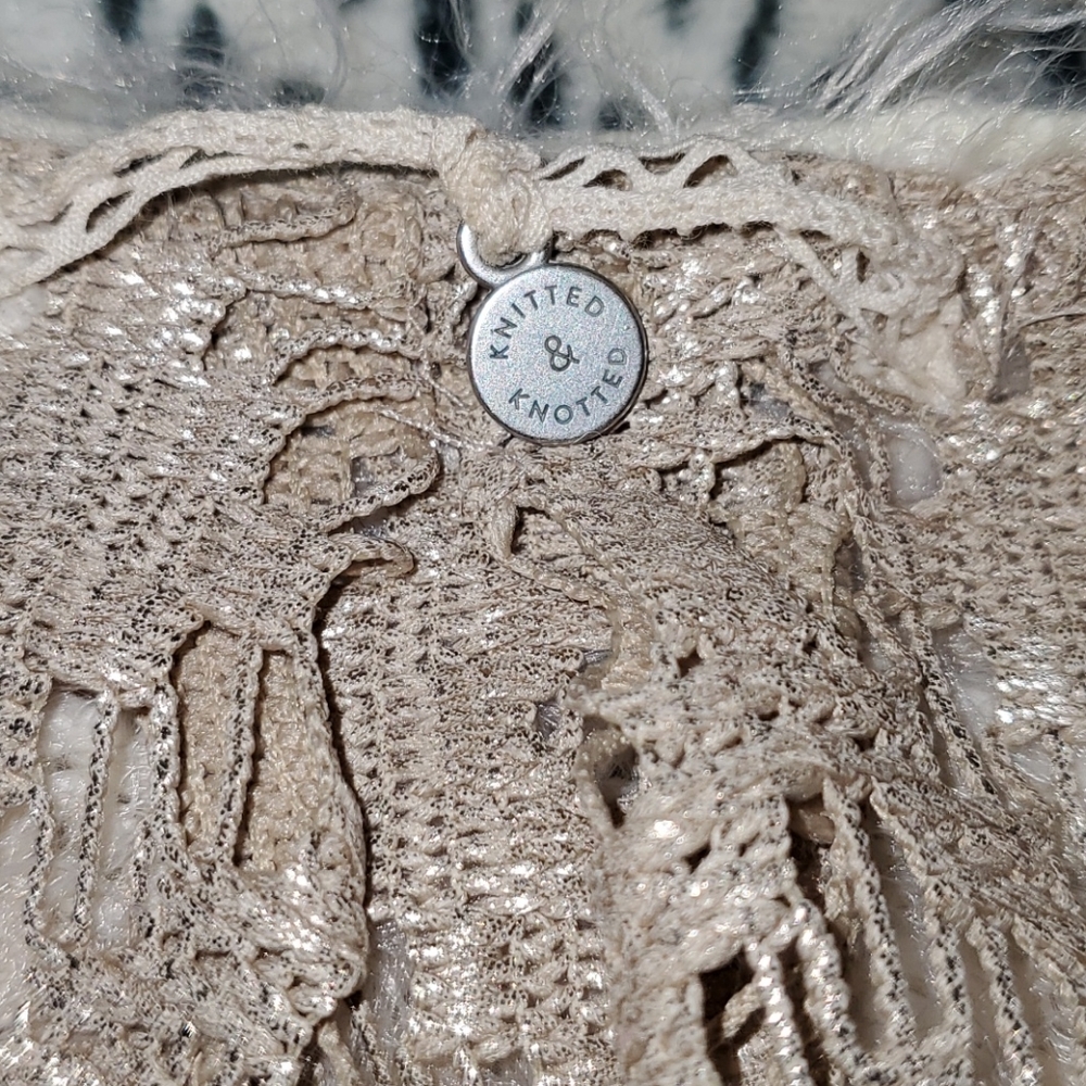 Knitted and knotted creme fuzzy cardigan Size S - Picture 9 of 11